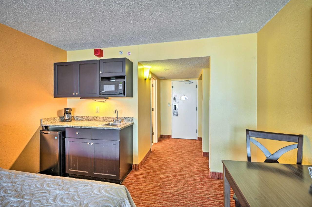 Convenient Myrtle Beach Studio With Balcony! Bagian luar foto