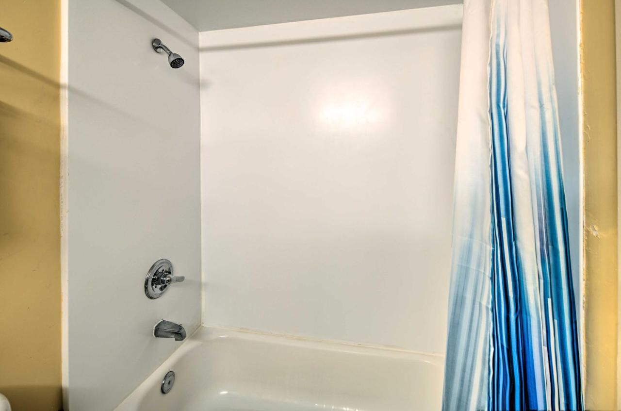 Convenient Myrtle Beach Studio With Balcony! Bagian luar foto