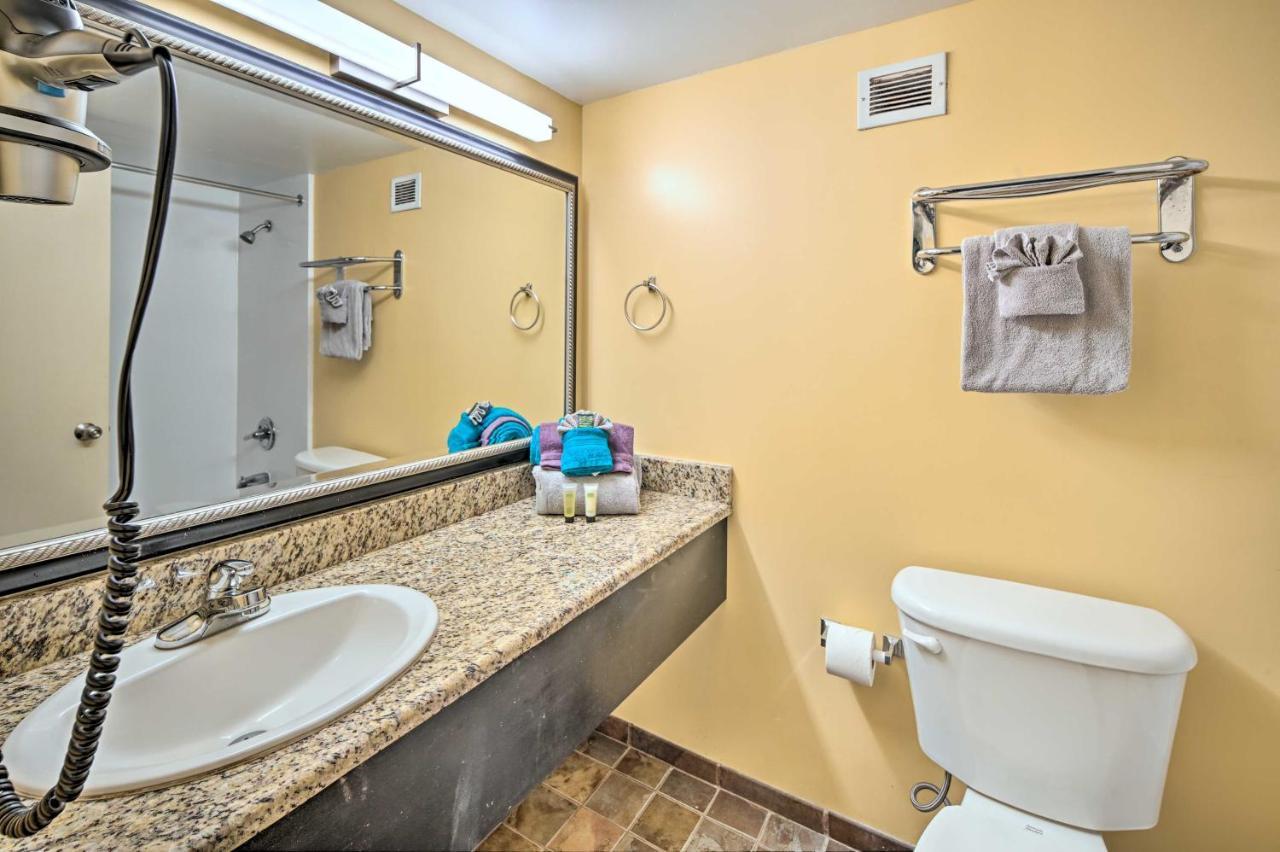 Convenient Myrtle Beach Studio With Balcony! Bagian luar foto